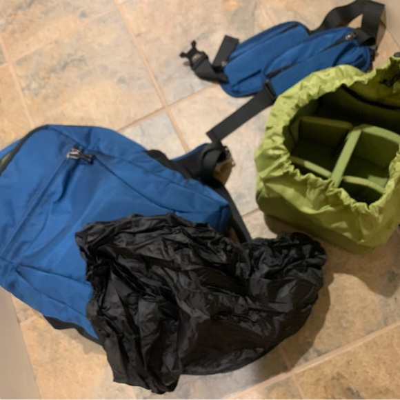 Medium Camera Backpack - Picture 6 of 6